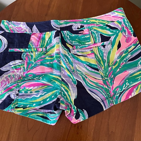 Lilly Pulitzer Liana Short. Size 6. Navy, purple, green & pink. 100% Cotton - Picture 2 of 13